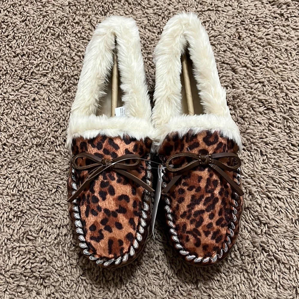 Women’s J.Crew leopard print moccasin slippers, size 8, new with tags.